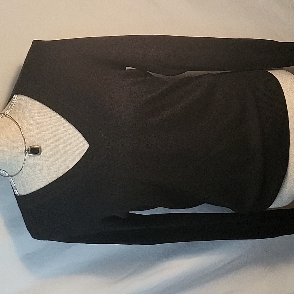 Quince Organic Cotton Cashmere V Neck Sweater Black or Charcole